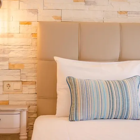 Palm Limenas (Thasos)