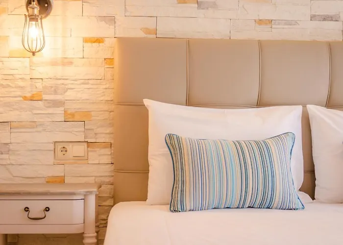 Palm Limenas (Thasos)